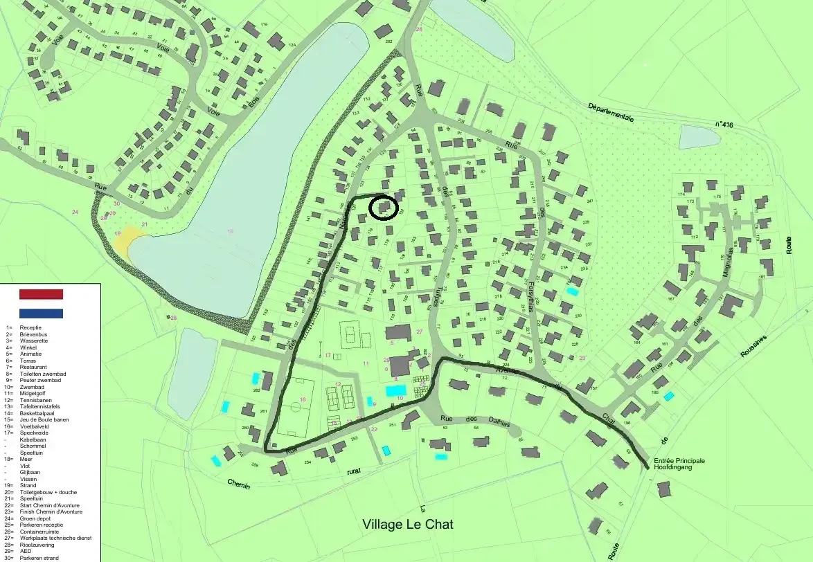 Plattegrond van vakantiepark Village Le Chat met de wegen, het meer en de voorzieningen
